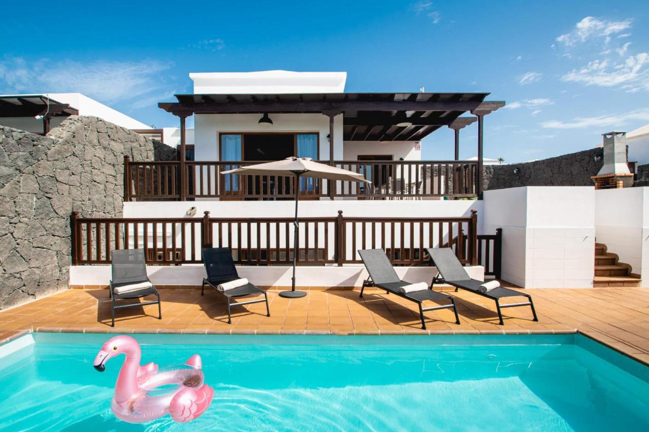 Villa Stylish 6 Bedroom Princesa - Hot Tub - Heated Pool - Near & Waterparks Playa Blanca